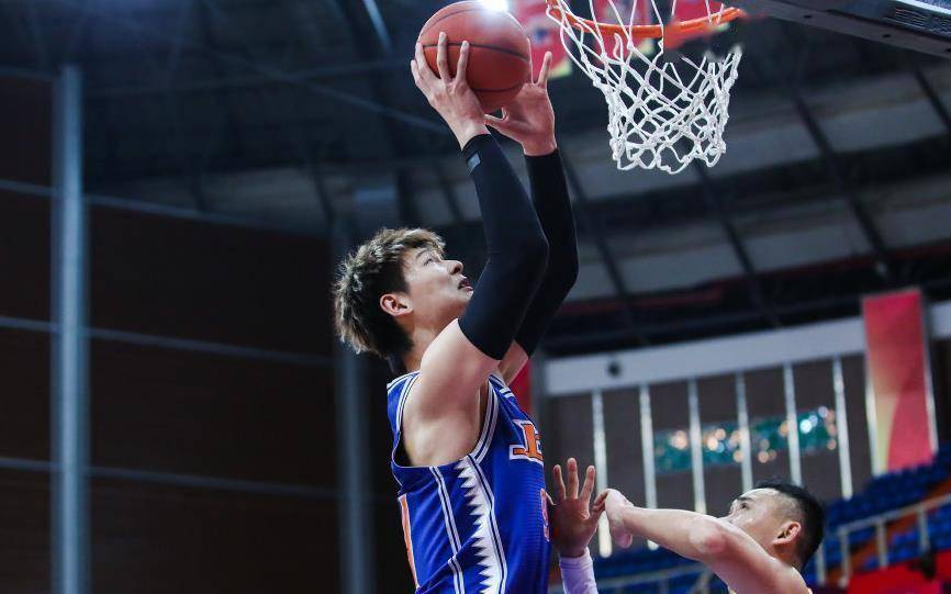 王哲林总得分升至CBA历史第六位——篮球巨星的新里程碑