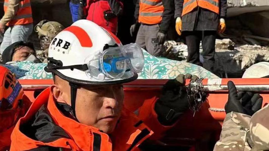 中国救援英雄赞歌，无畏牺牲，铭记英雄