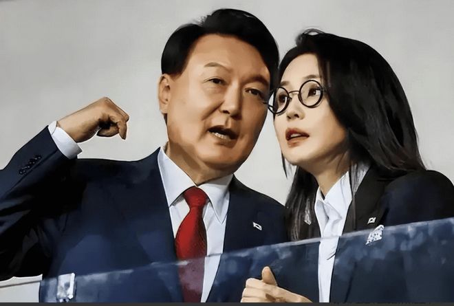 尹锡悦夫妇搬家背后的故事，十年警卫成最后的特权