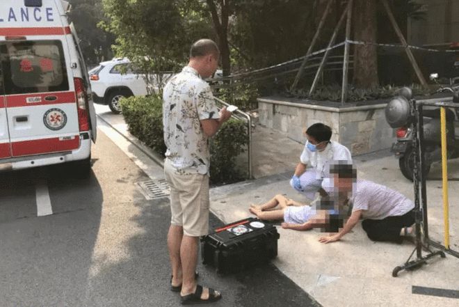 小孩从25楼坠落，悲剧背后的警醒与反思