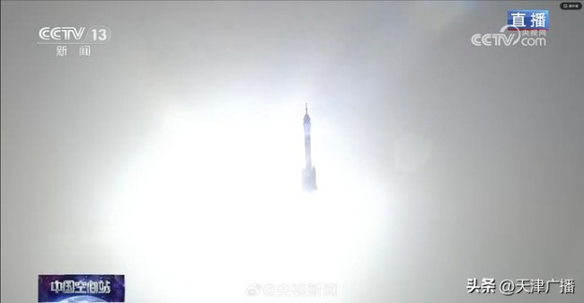 神二十一箭穿日震撼瞬间
