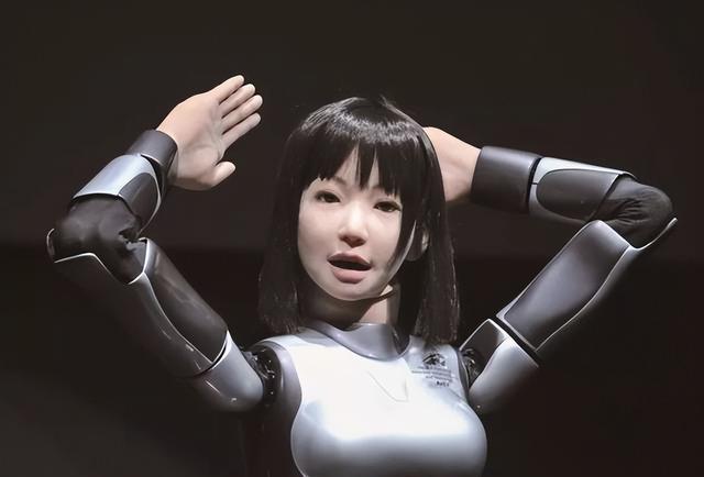 美女机器人引发争议，生死成谜