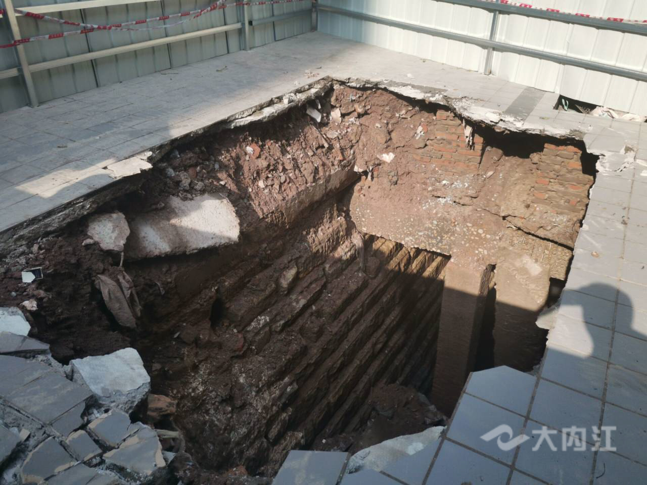 怒江街地面塌陷，现象解析与应对策略
