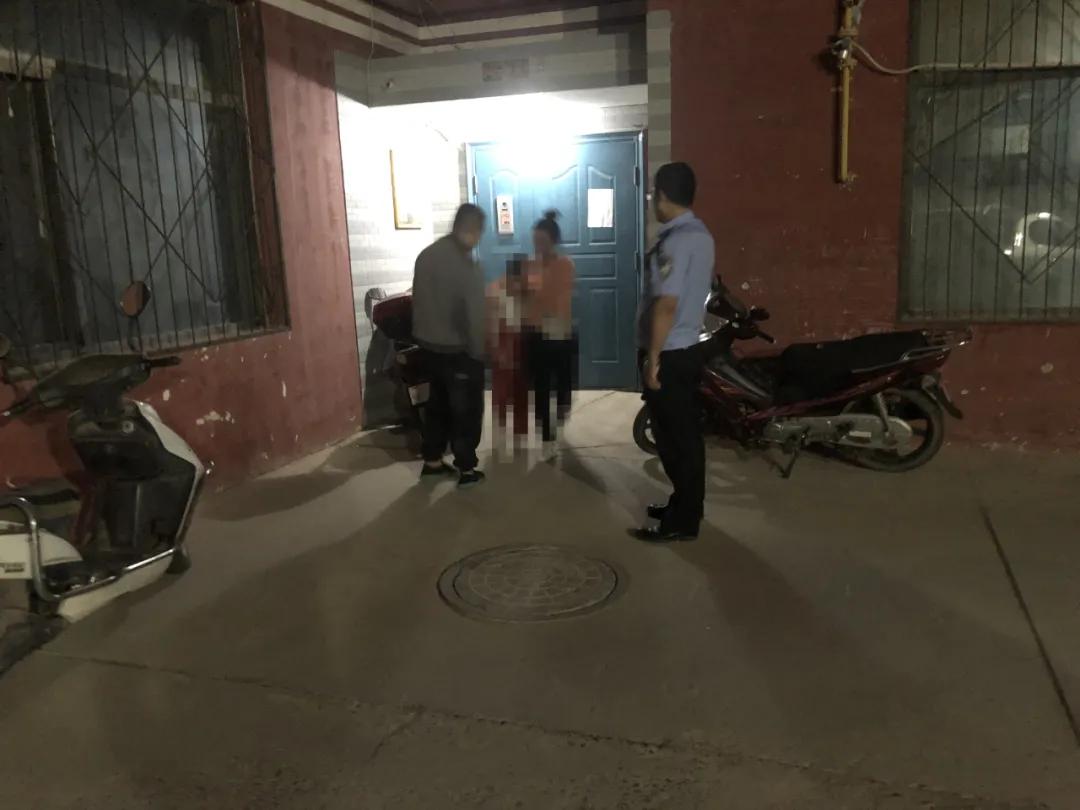 女民警坚定信念，寻找失踪儿子的旅程