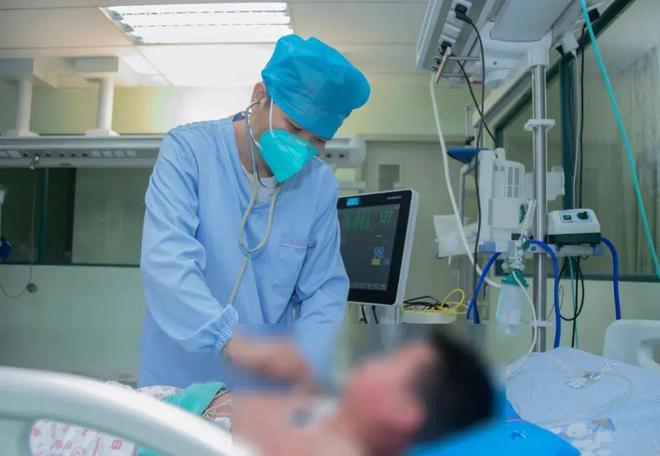 打美容针中毒进ICU，警惕美容行业的风险与规范