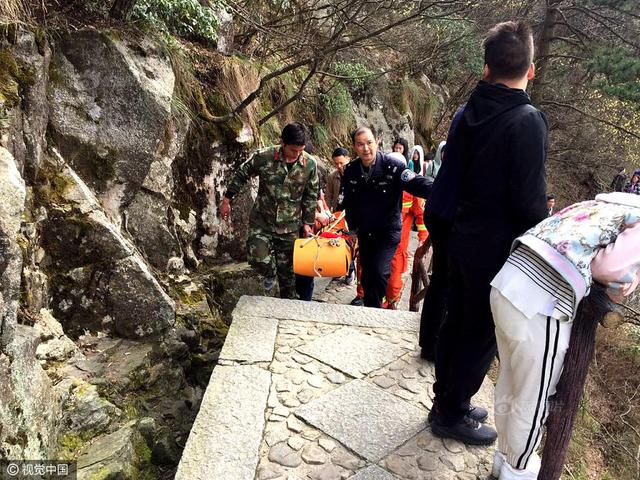 滑下庐山崖壁被困，一次惊心动魄的探险经历