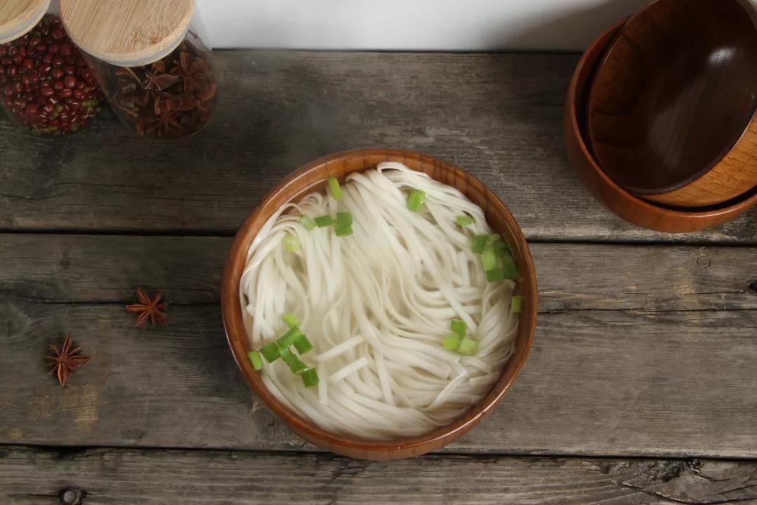 宝宝吃长寿面会掉资质吗？解读关于婴儿饮食的误区
