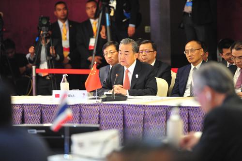 王毅回应南海问题，坚定维护国家主权与海洋权益