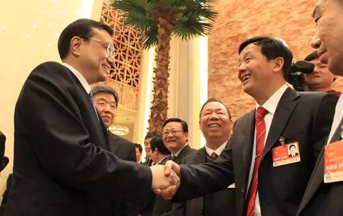 省委书记问老乡，去年收入有多少？乡村发展的微观视角