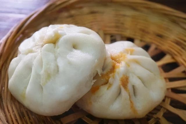 上海的馒头是包子吗？——一场关于上海传统美食的探秘之旅