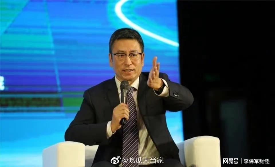 白岩松谈养老金最低标准再提20元，民生所盼，时代所需