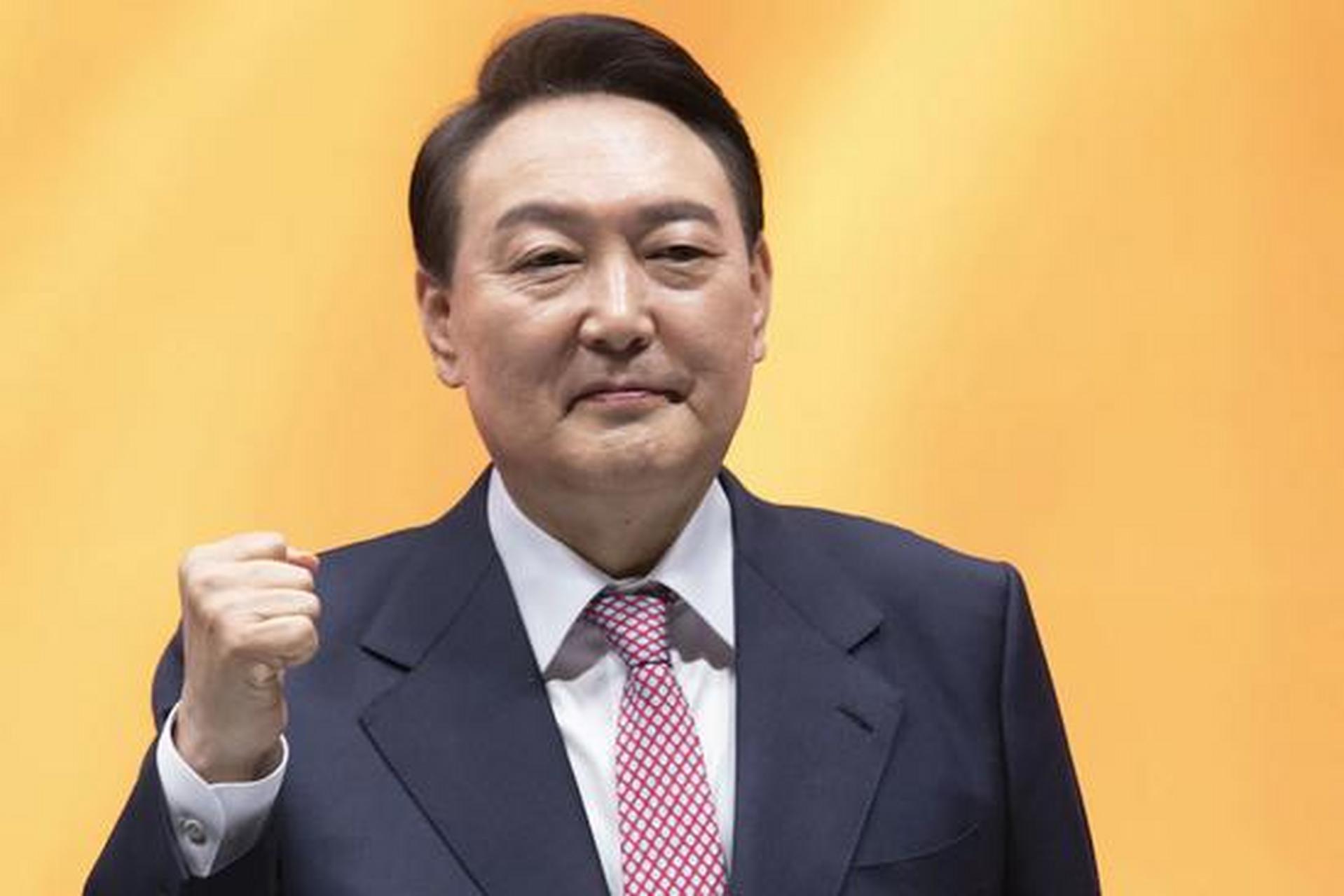 尹锡悦出生年月，探寻一个生命的故事
