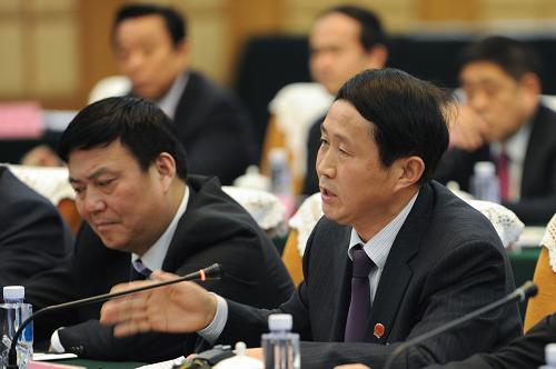 治理负债备彩礼，人大代表提出建设性建议