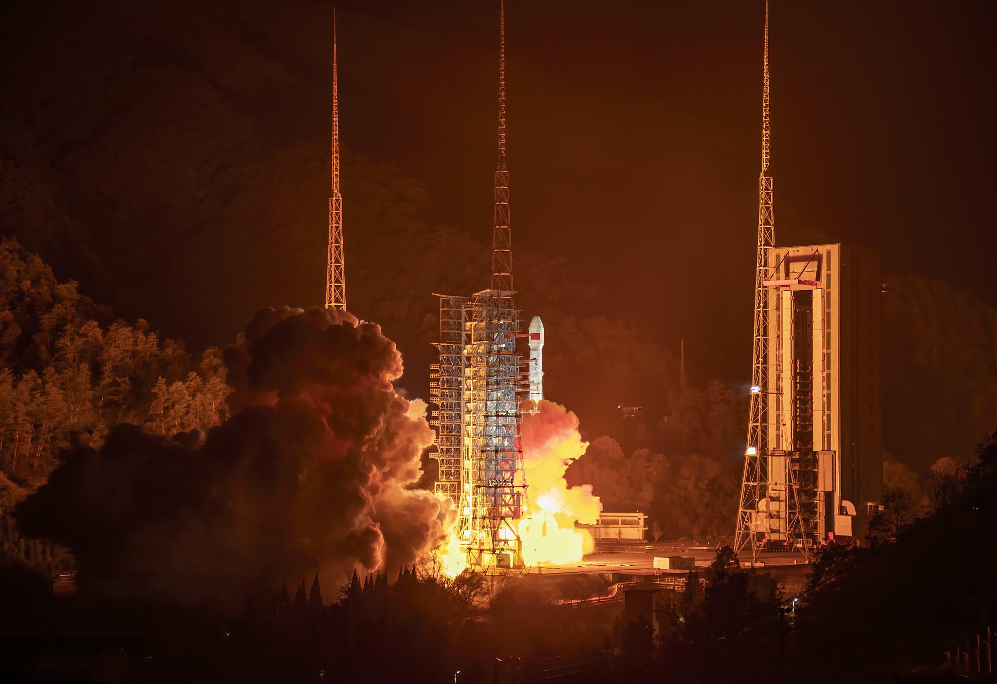 中国航天首次圆满成功，辉煌里程碑，铸就民族骄傲