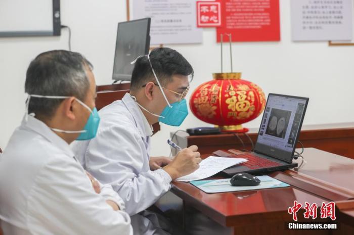 两会期间，他施针三百余次——以医术传递力量