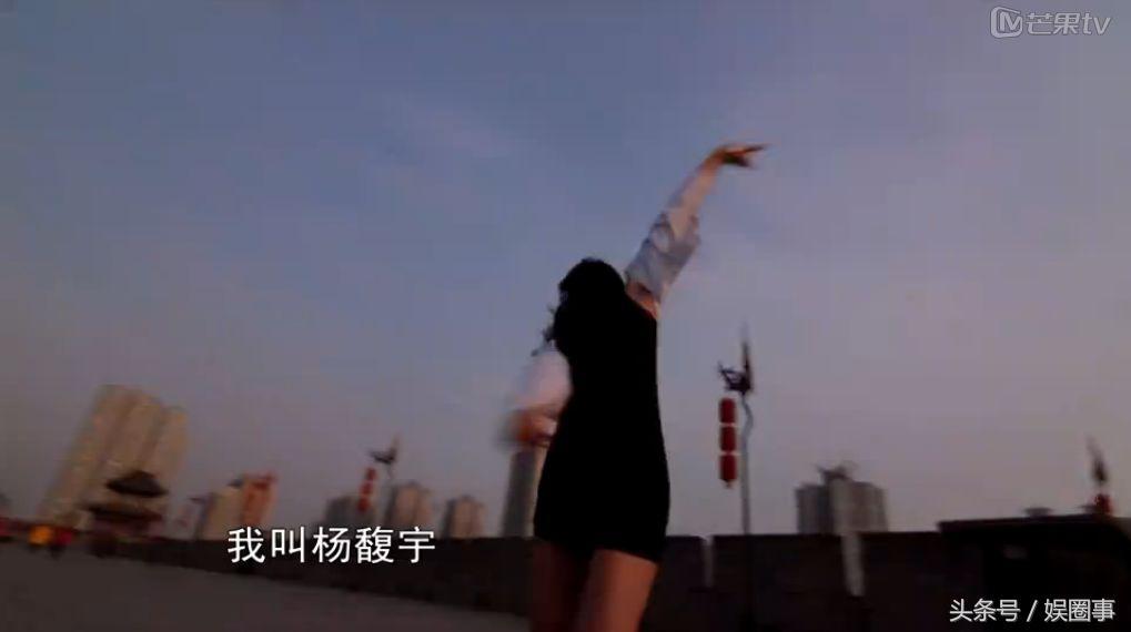 父女俩奔向妈妈的这一刻，幸福感爆棚！