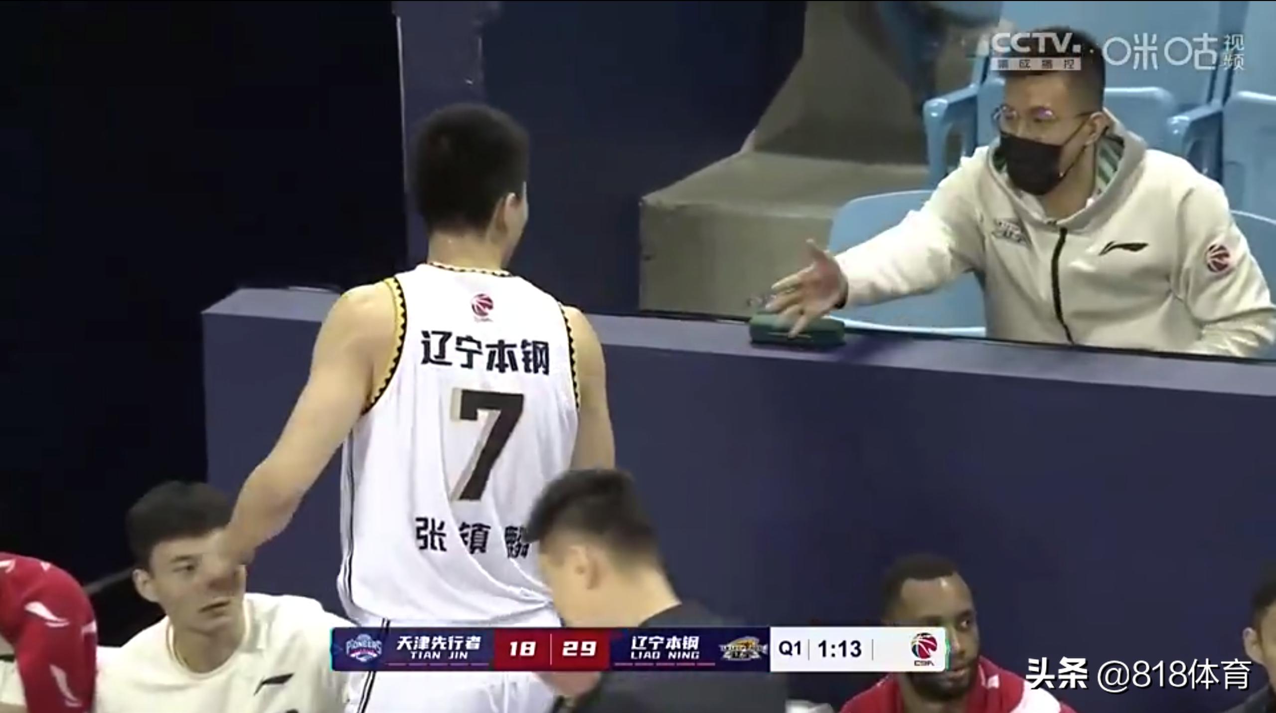 张镇麟闪耀赛场，独砍10分3板引领胜利