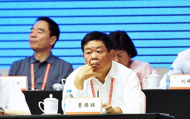 曹德旺出资100亿建大学的背后故事与启示
