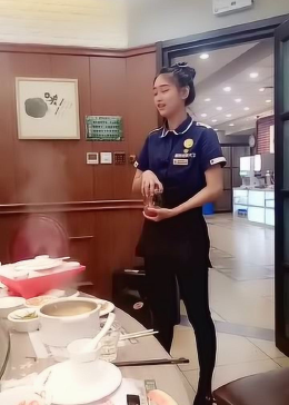 服务员失误，反思与改进的策略