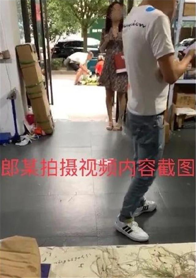 警方通报男子偷拍被发现后坠楼事件分析
