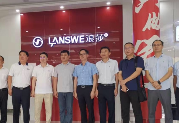 揭秘浪莎集团董事长身份，一位引领企业走向成功的领导者