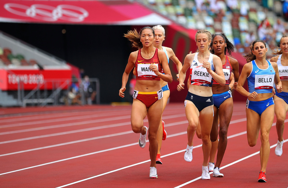 女子800米中国选手，速度与荣耀的典范