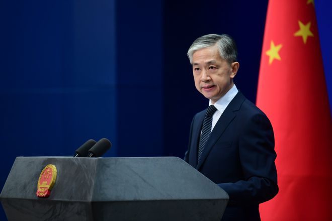 加拿大新总理上台首天叫板美国，意欲何为？