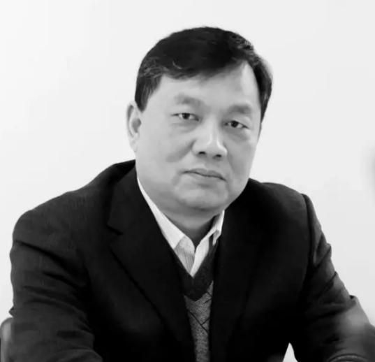 浙大副教授，学术风采与时代精神的融合