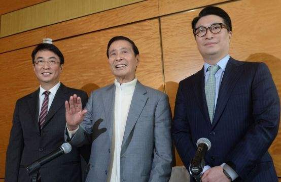 揭秘真相，李兆基与李嘉诚之间的血脉关系探秘