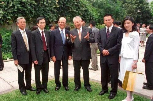 香港四大家族创始人只剩李嘉诚健在，一个时代的传奇与变迁