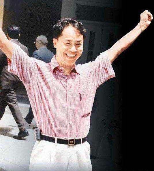 李嘉诚，香港开埠后第三任首富的传奇人生