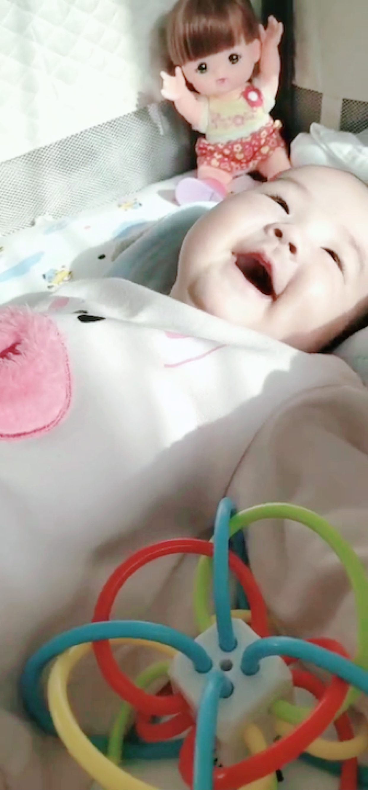 九个月宝宝见人即笑，是好事还是需关注？