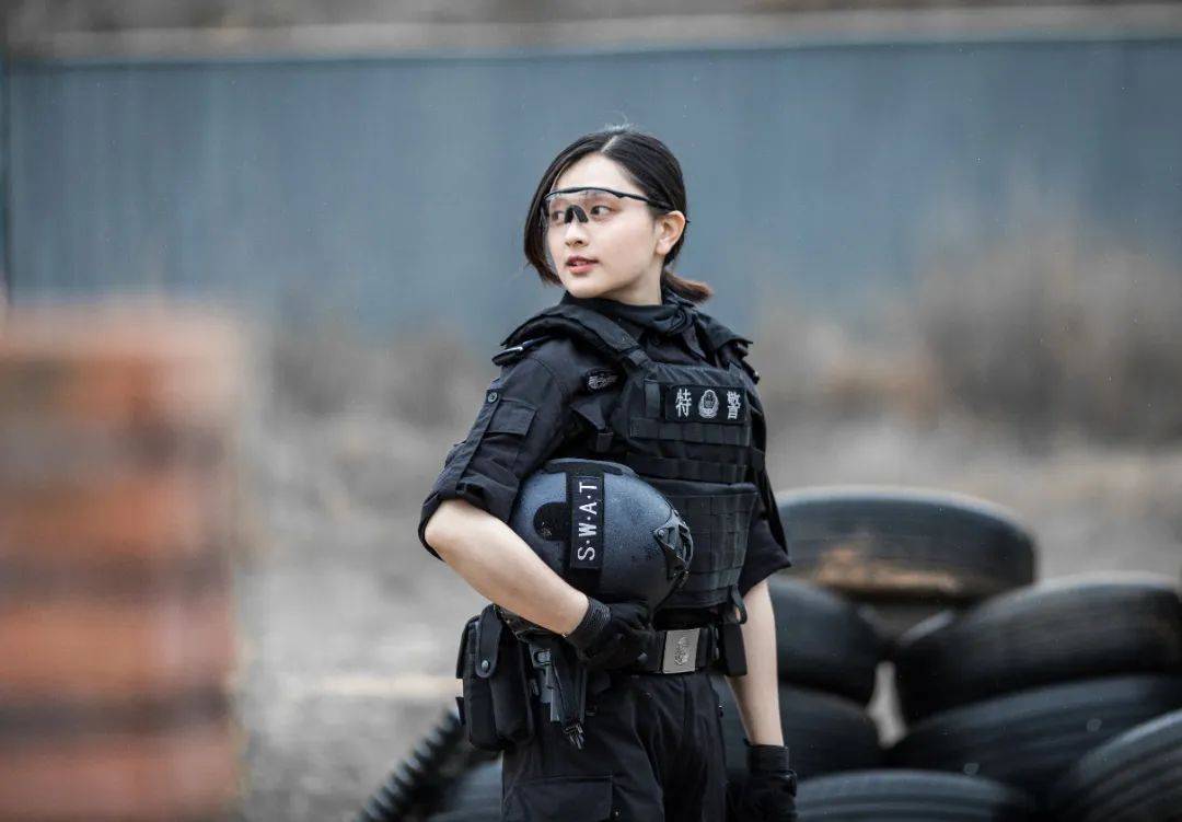 成都太古里女特警又美又飒——新时代女性的风采与力量