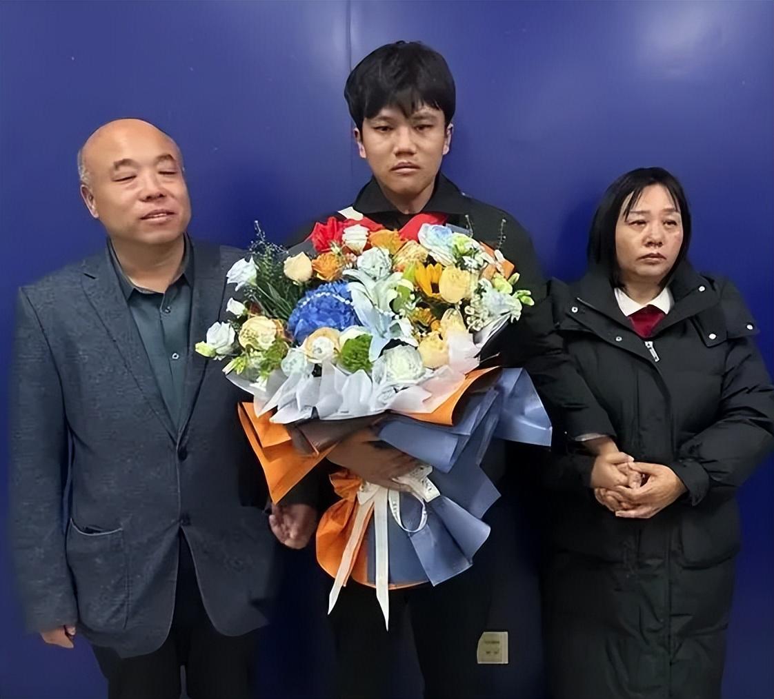 谢浩男父亲辟谣关于传闻中的六岁儿子的真相