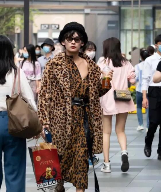 揭秘成都太古里女豹子的故事
