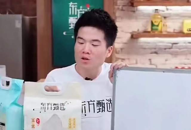 董宇辉直播时突发低血糖，逆境中的坚韧与力量