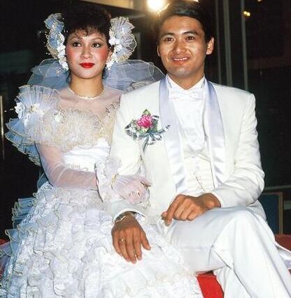 隆重的订婚仪式