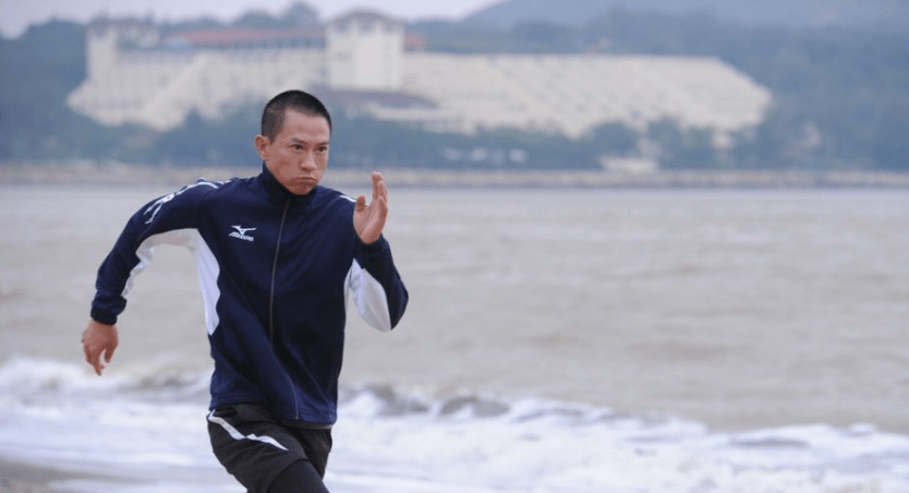 炙烤青春，95后卖烤馕月入三万的逆袭之路