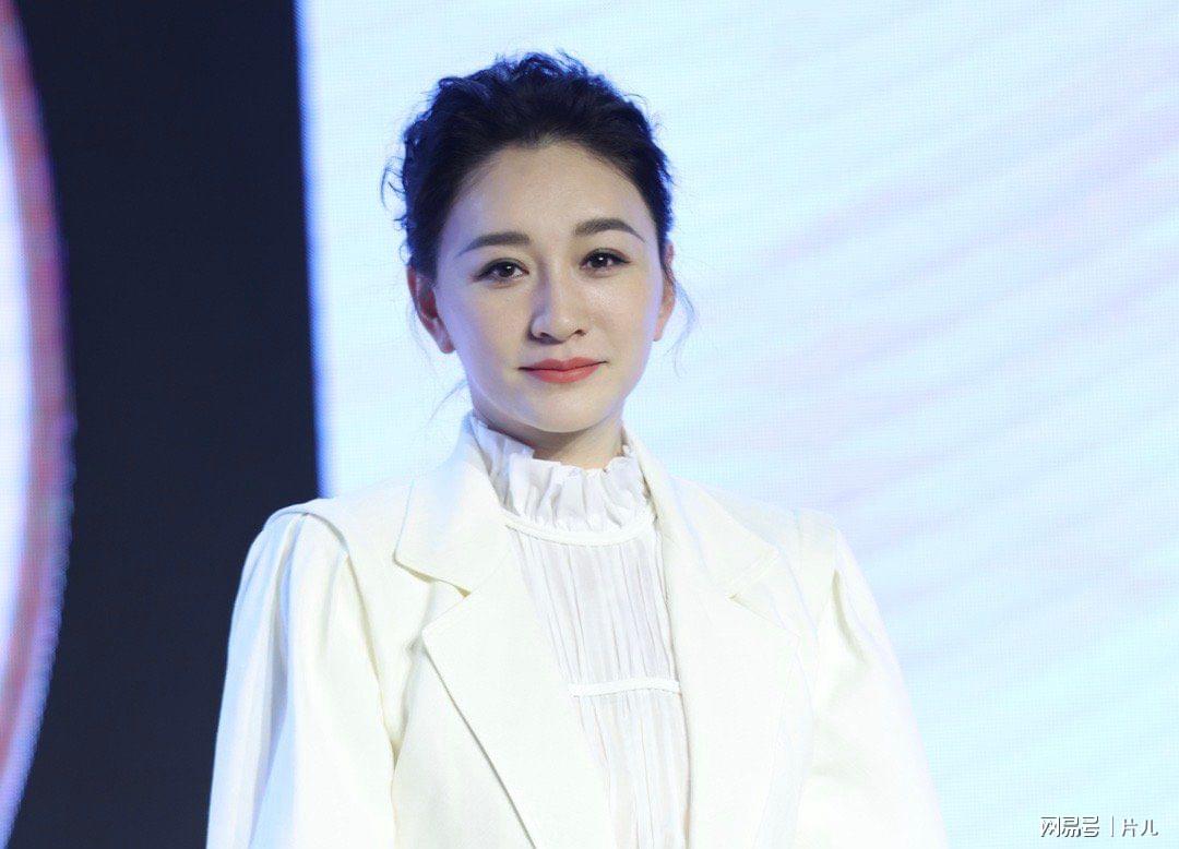 李小冉发文喊话黑粉，用真诚打破偏见，以行动诠释力量