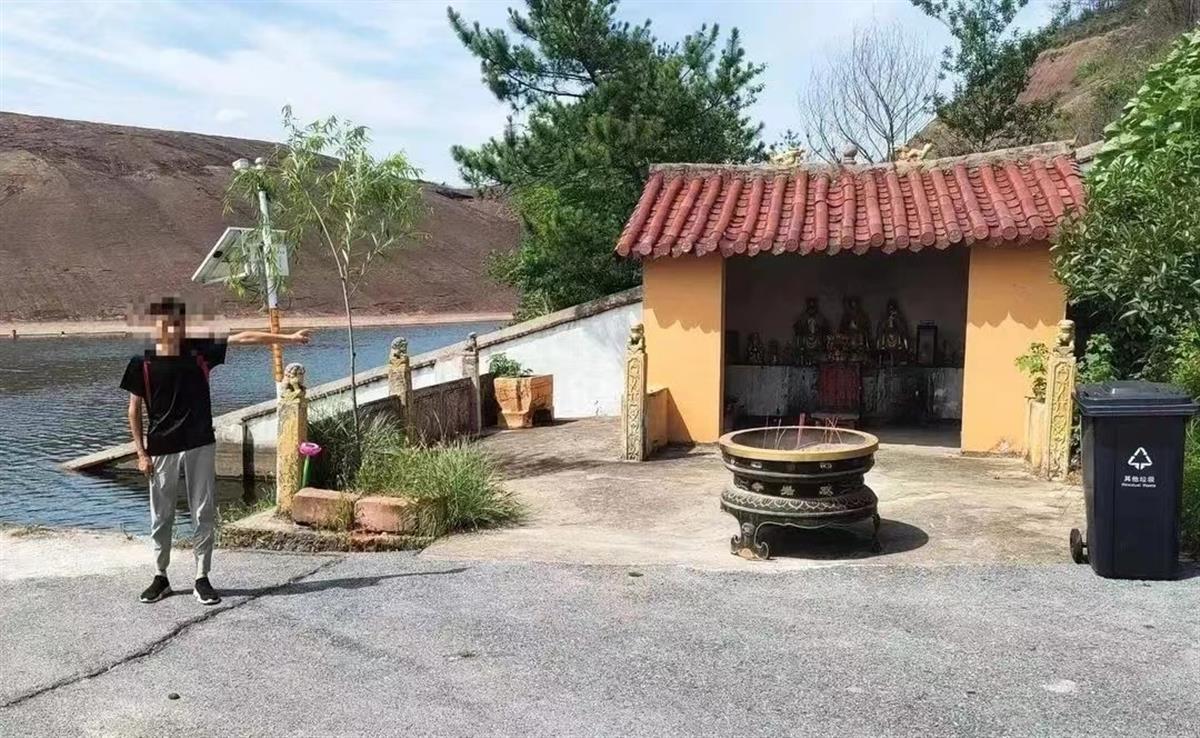 网传漂流小孩哥火烧土地庙事件不实真相揭秘