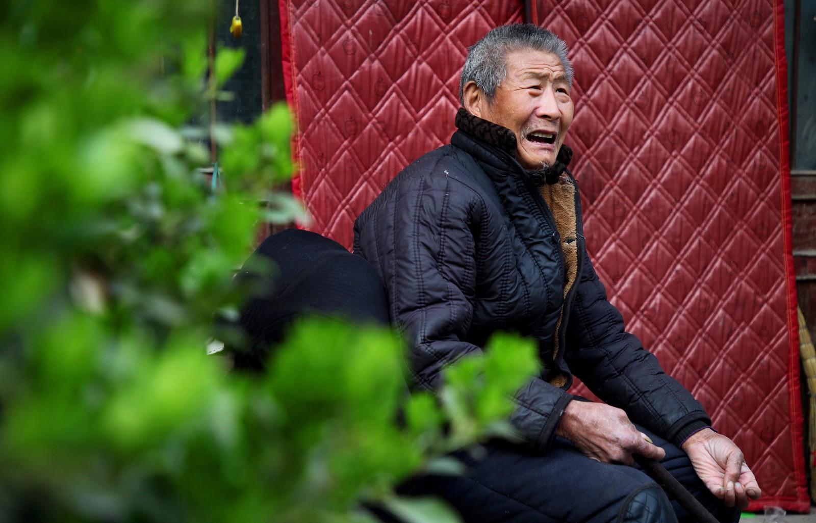 疑遭殴打致死男童爷爷讲述施暴细节