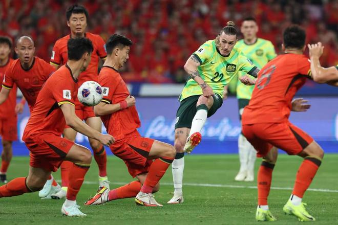 国足0-2澳大利亚，无缘直通世界杯的背后故事