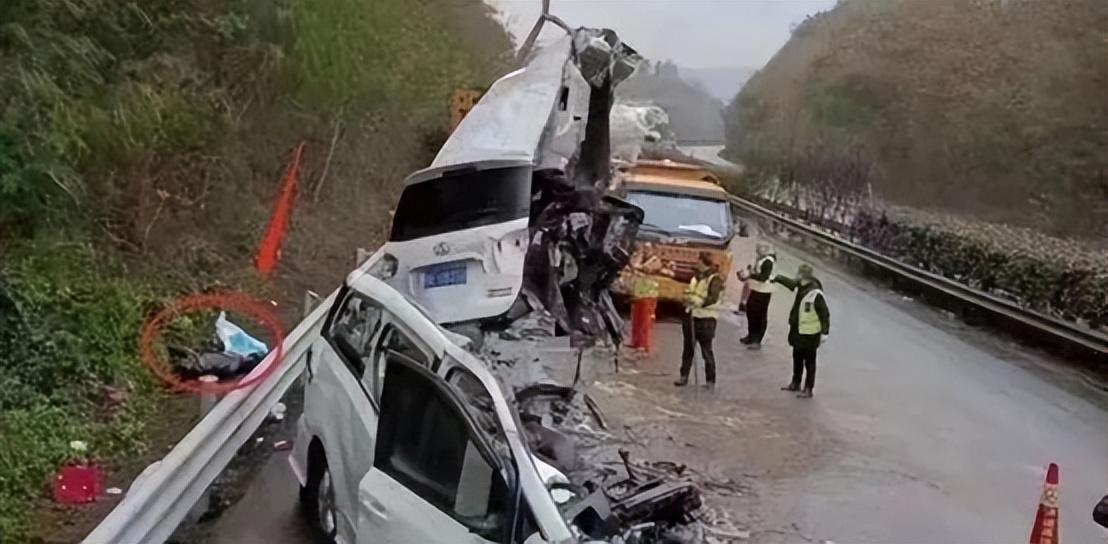 四川一快递员被高空坠物砸中身亡，事件深度剖析与反思