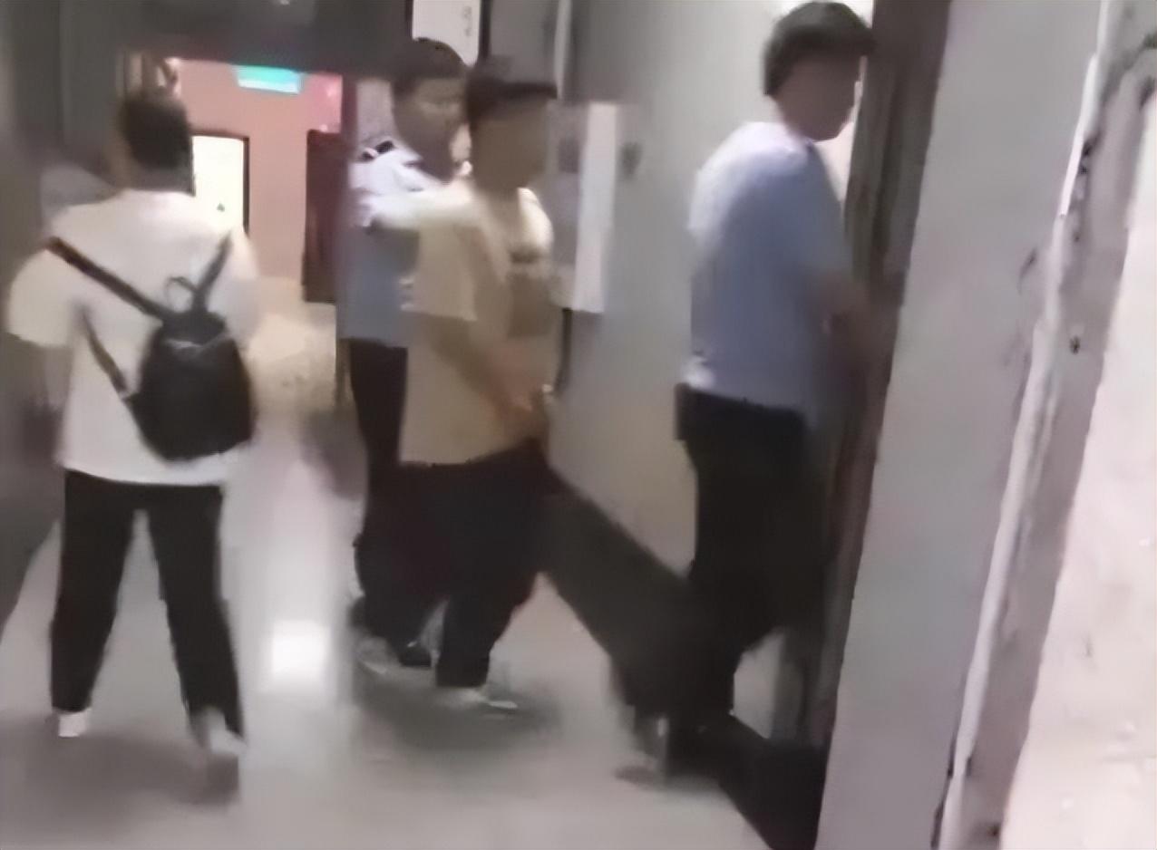 四川快递小哥，平凡中的不平凡