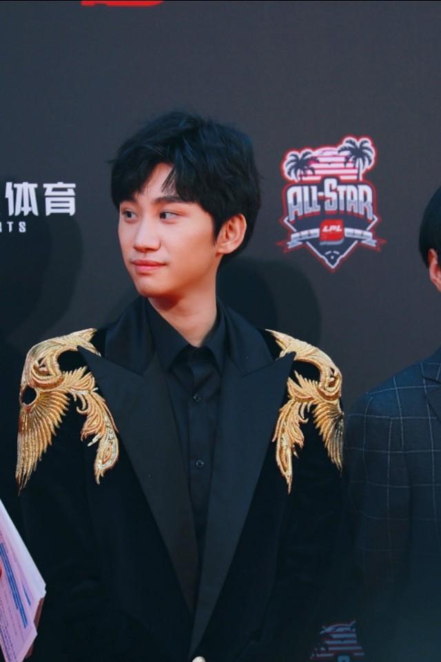中国绿卡之星，Doinb的光芒