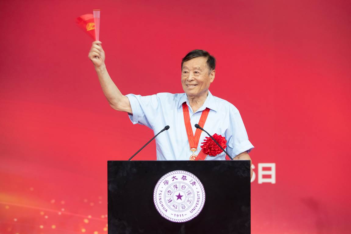 雷军的光荣事迹，铸就传奇的商海征途