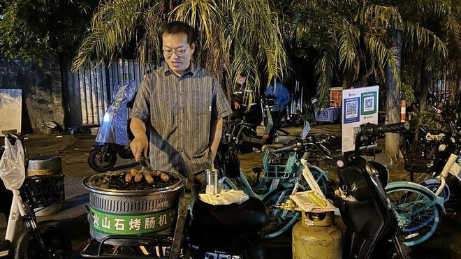90后医生下班开宝马摆小吃摊，六年坚守，一份热爱