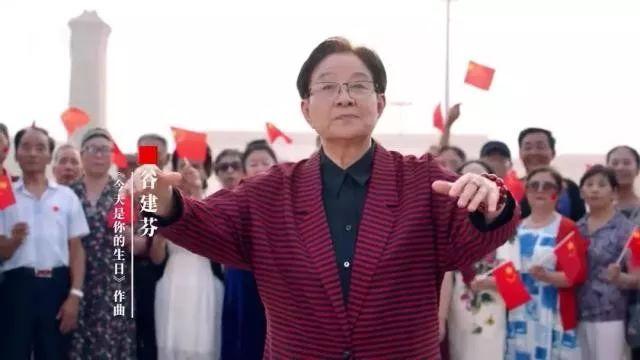 儿子给腰突父亲买40小时硬座票，一份关于爱与责任的故事