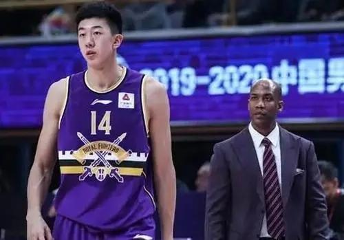 北控114-110力克福建男篮，铁血之战的热血瞬间
