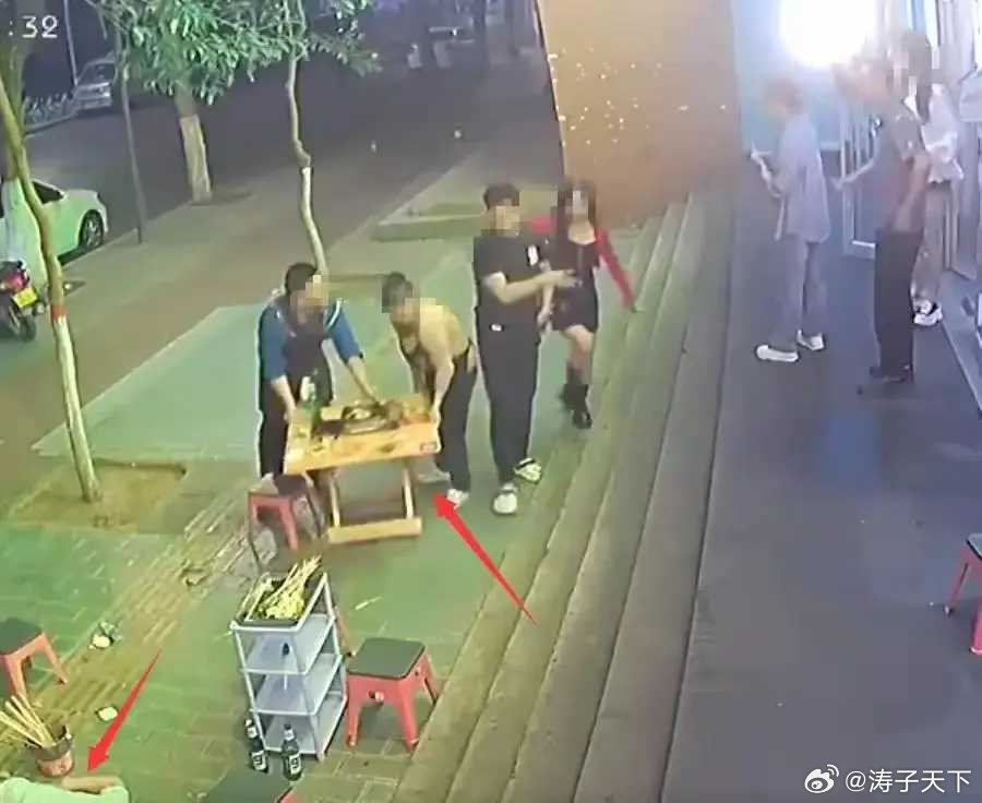 烧烤签扎进好友大腿，友情与意外交织的考验